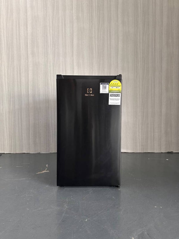 ELECTROLUX MINI BAR FRIDGE 90L Model: EUM0930BD-SG