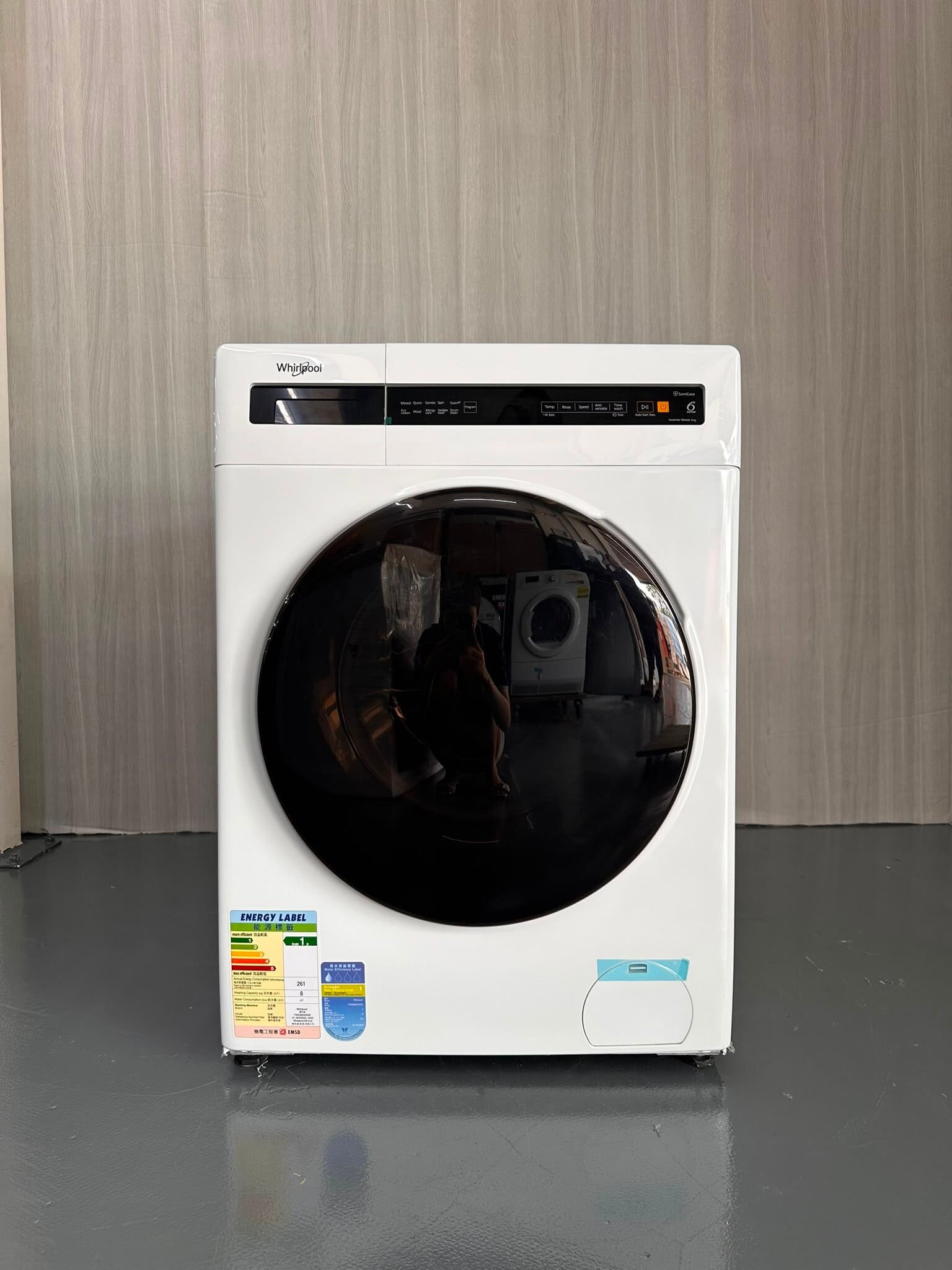 WHIRLPOOL 8KG FRONT LOAD WASHING MACHINE WASHER  Model: FWEB8002GW