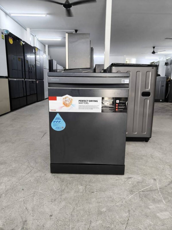 TOSHIBA DW-13F1(G)-SG 13 PLACE SETTING DISHWASHER Display Set