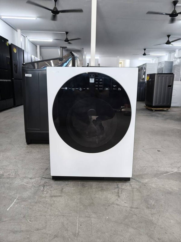 Hitachi 10kg Front Load Washer Model: BD-100GVWH Colour: White DISPLAY SET