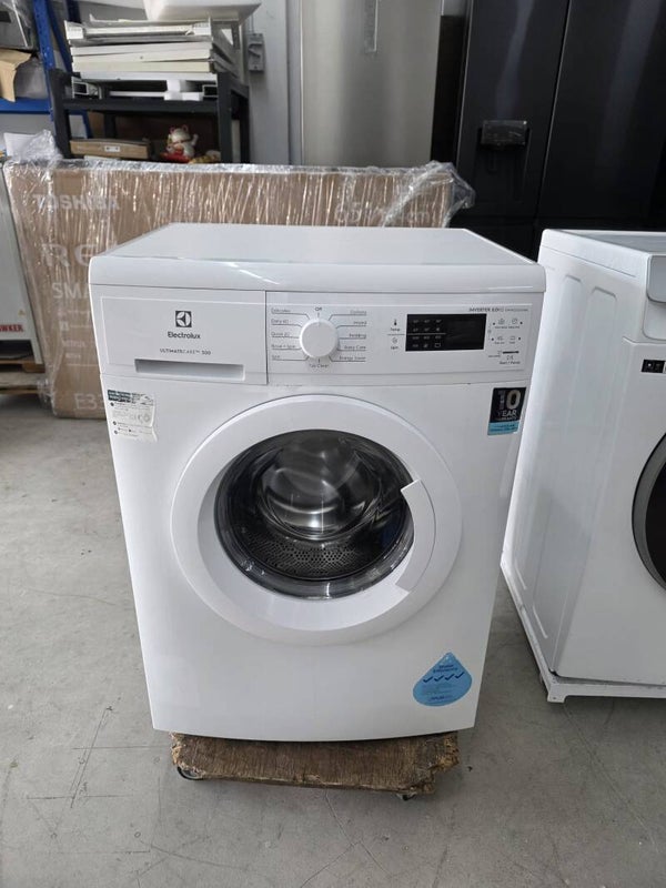 USED ELECTROLUX 8KG FRONT LOAD WASHING MACHINE Model: EWF8025DGWA