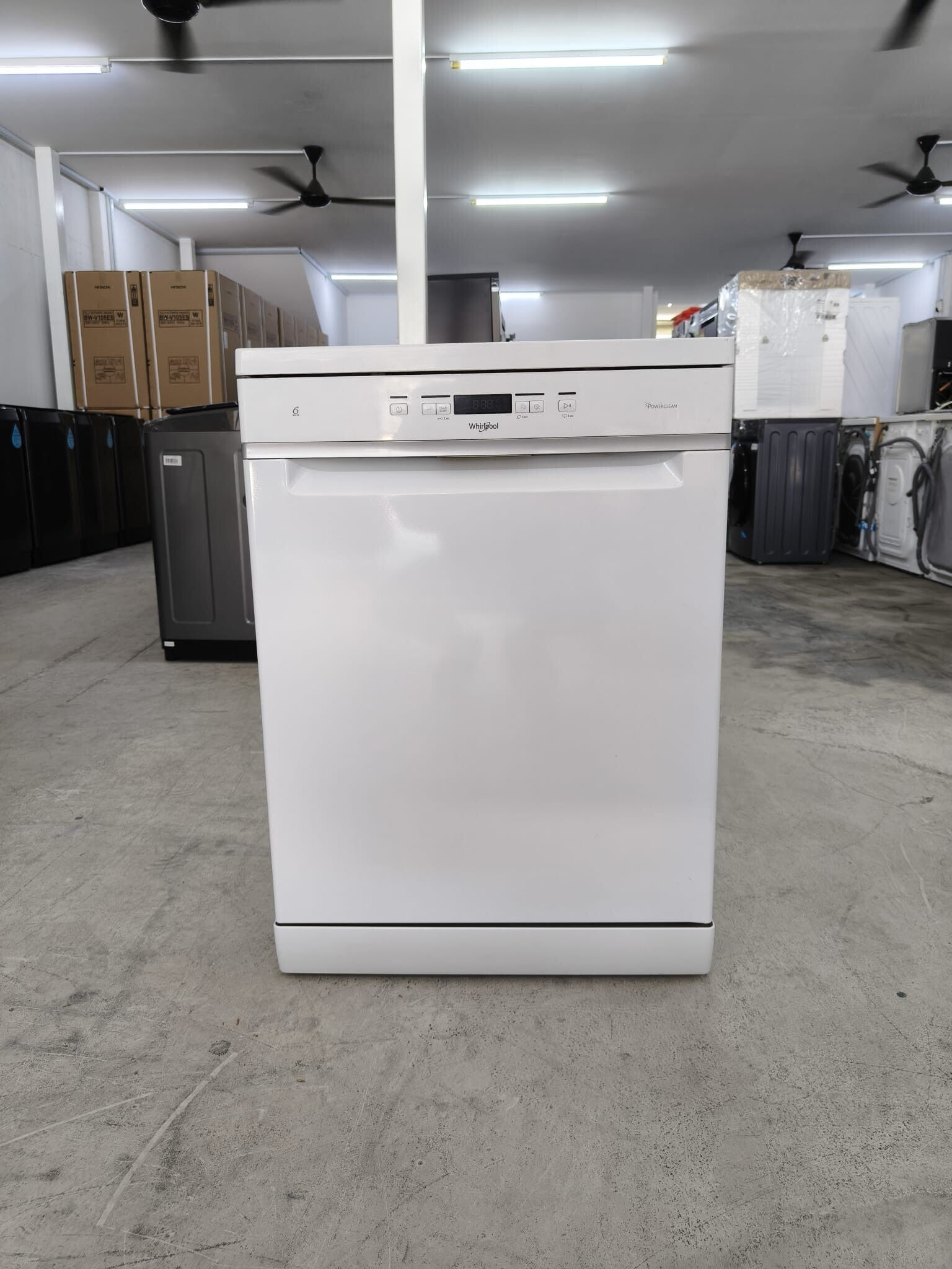 USED WHIRLPOOL 14 Place Settings Dishwasher Model:WFC3C33PF