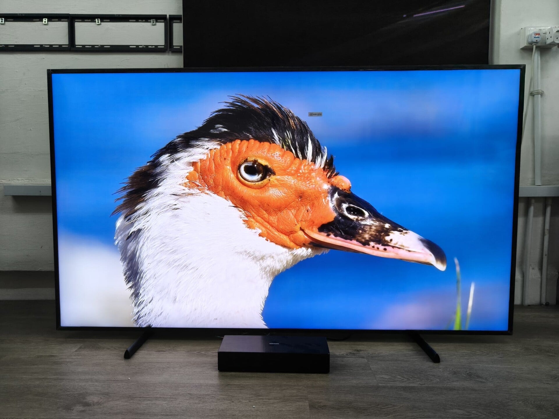 USED SAMSUNG 75" QLED 4K The Frame tv Model: QA75LS03BAK