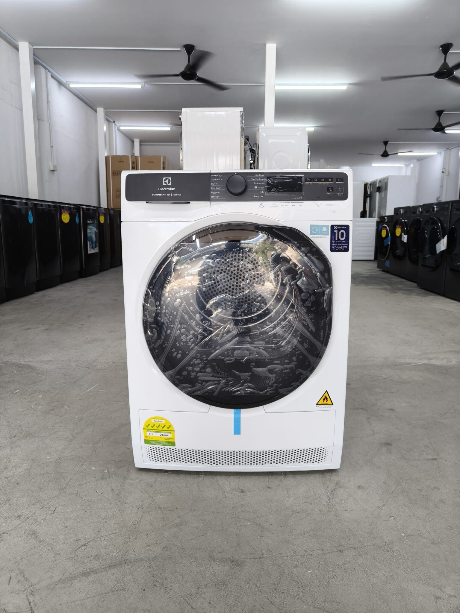 ELECTROLUX 9kg ULTIMATECARE 700 HEATPUMP DRYER DISPLAY SET Model: EDH903R7WC