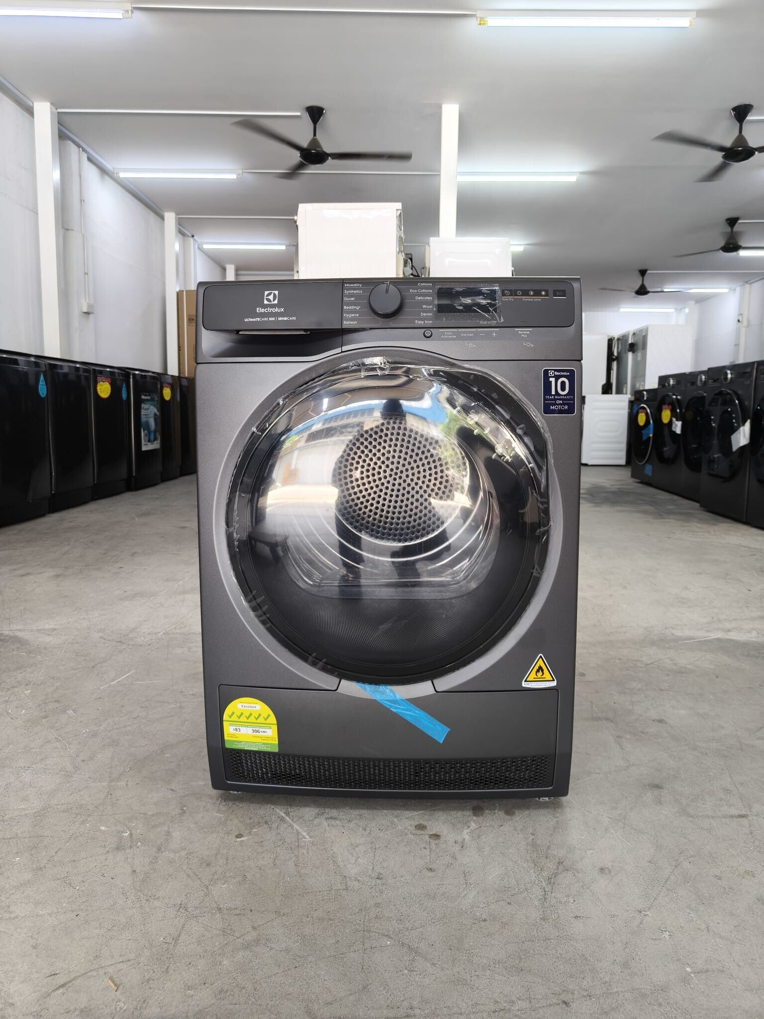 ELECTROLUX 8KG Heatpump Dryer Ultimate Care 500 Model: EDH803J5SC Display Set