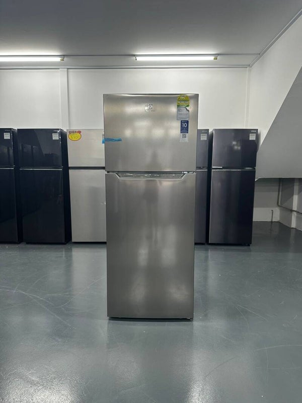 ELECTROLUX 415L TOP MOUNT FRIDGE BLACK Model: ETM4200A-A Display Set