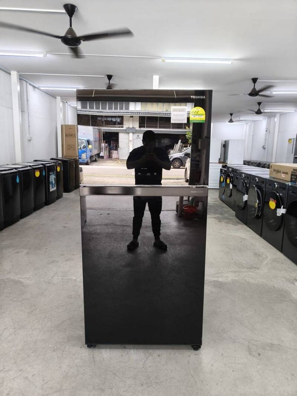 USED TOSHIBA 548L Top and Bottom Black Fridge Model: GR-RT735WE-PGX(XK)