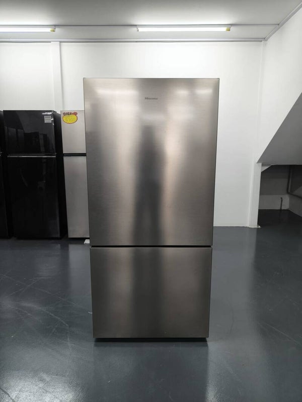 HISENSE 504L bottom freezer Model: RB650N4SSV  Display Set