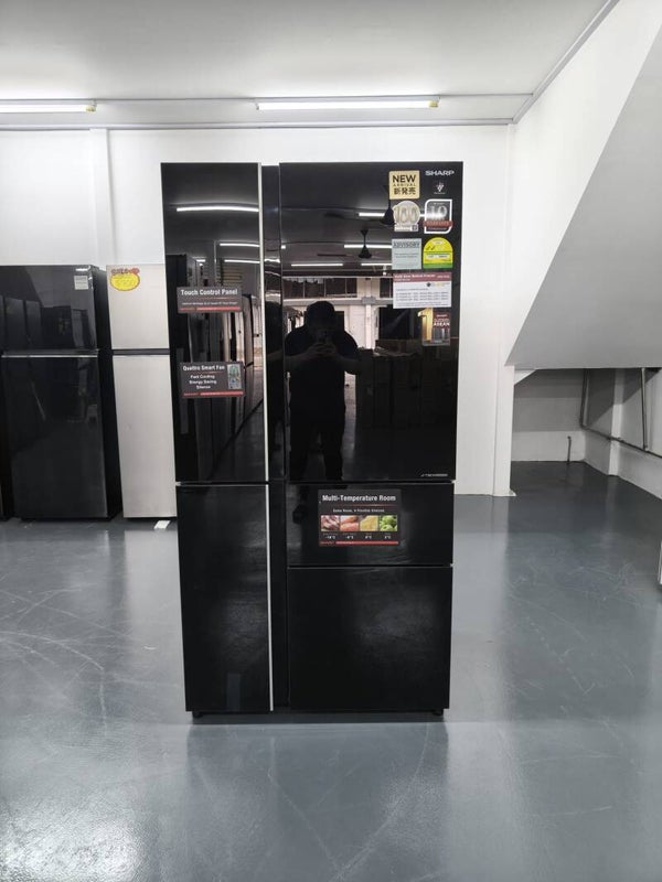 SHARP 660L Inverter Technology 5-Door Fridge Model: SJ-FX660S2-BK Display Set