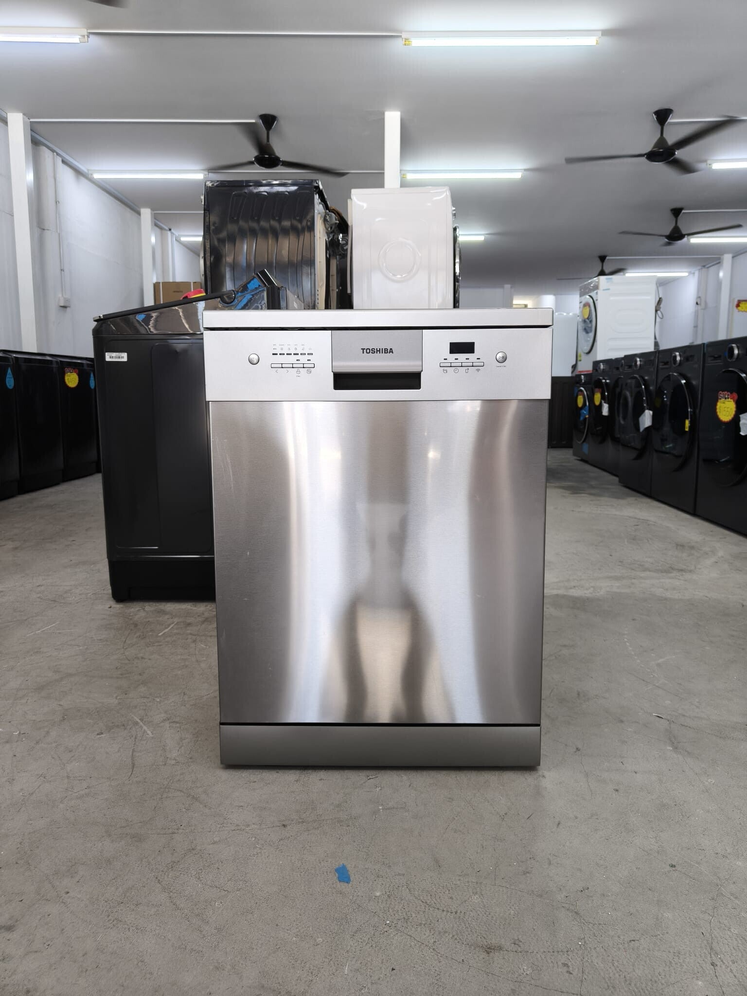 USED TOSHIBA DISHWASHER (14 PLACE ) Model: DW-14F7(SS)-SG