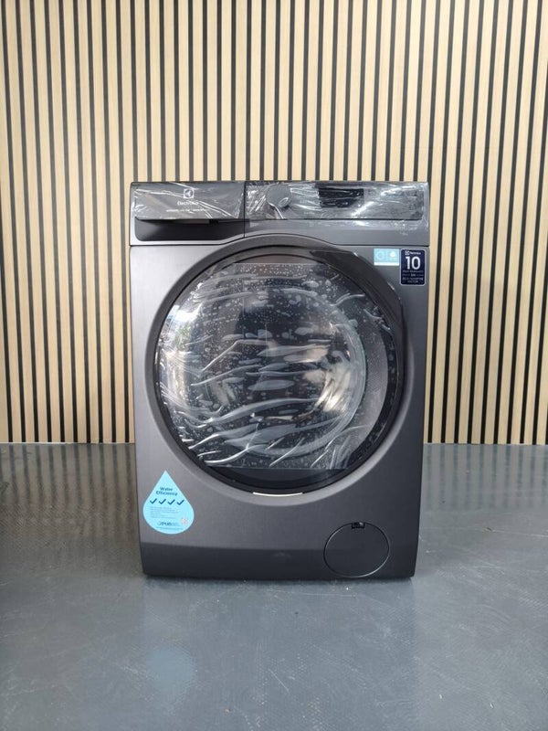 ELECTROLUX 11kg front load washing machine EWF1143R7SC UltimateCare 700