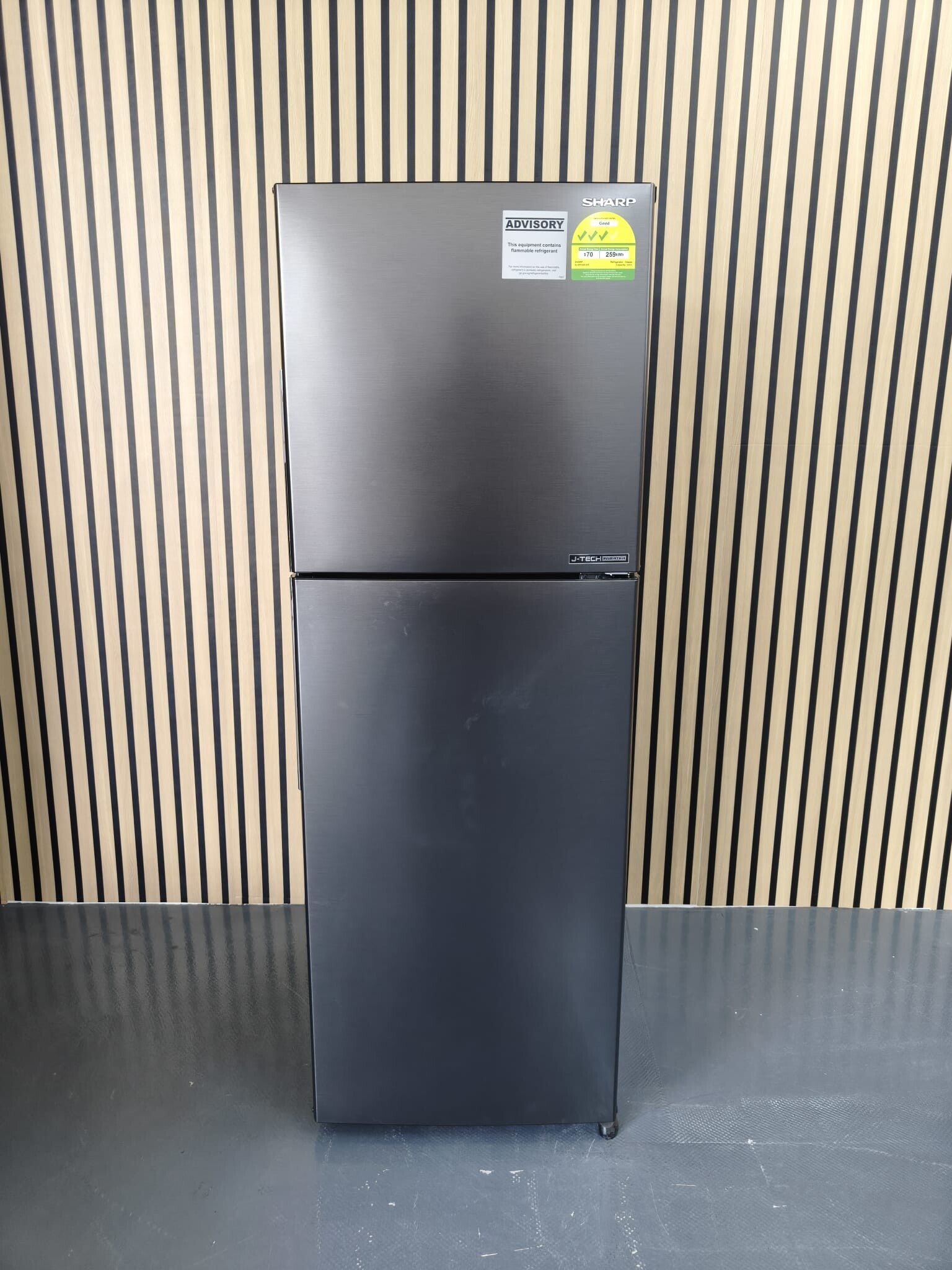 SHARP 223L TOP MOUNTED FRIDGE Model: SJ-RF22E-DS
