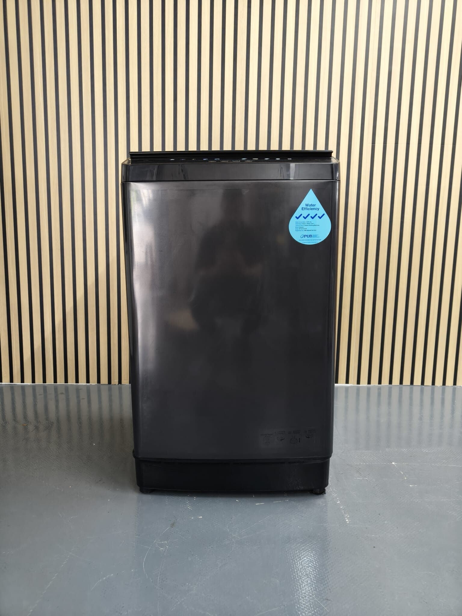 HISENSE 13kg Top Load Washer Model: WTJH1313UB