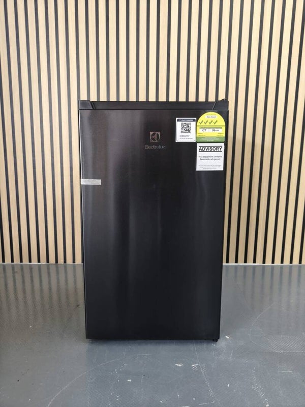 ELECTROLUX MINI BAR FRIDGE 90L Model: EUM0930BD-SG DISPLAY SET