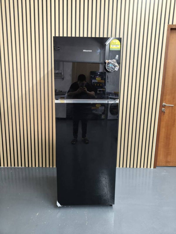 HISENSE 327L 2 DOOR FRIDGE ( TOP BOTTOM FRIDGE) MODEL: RT469N4SBU