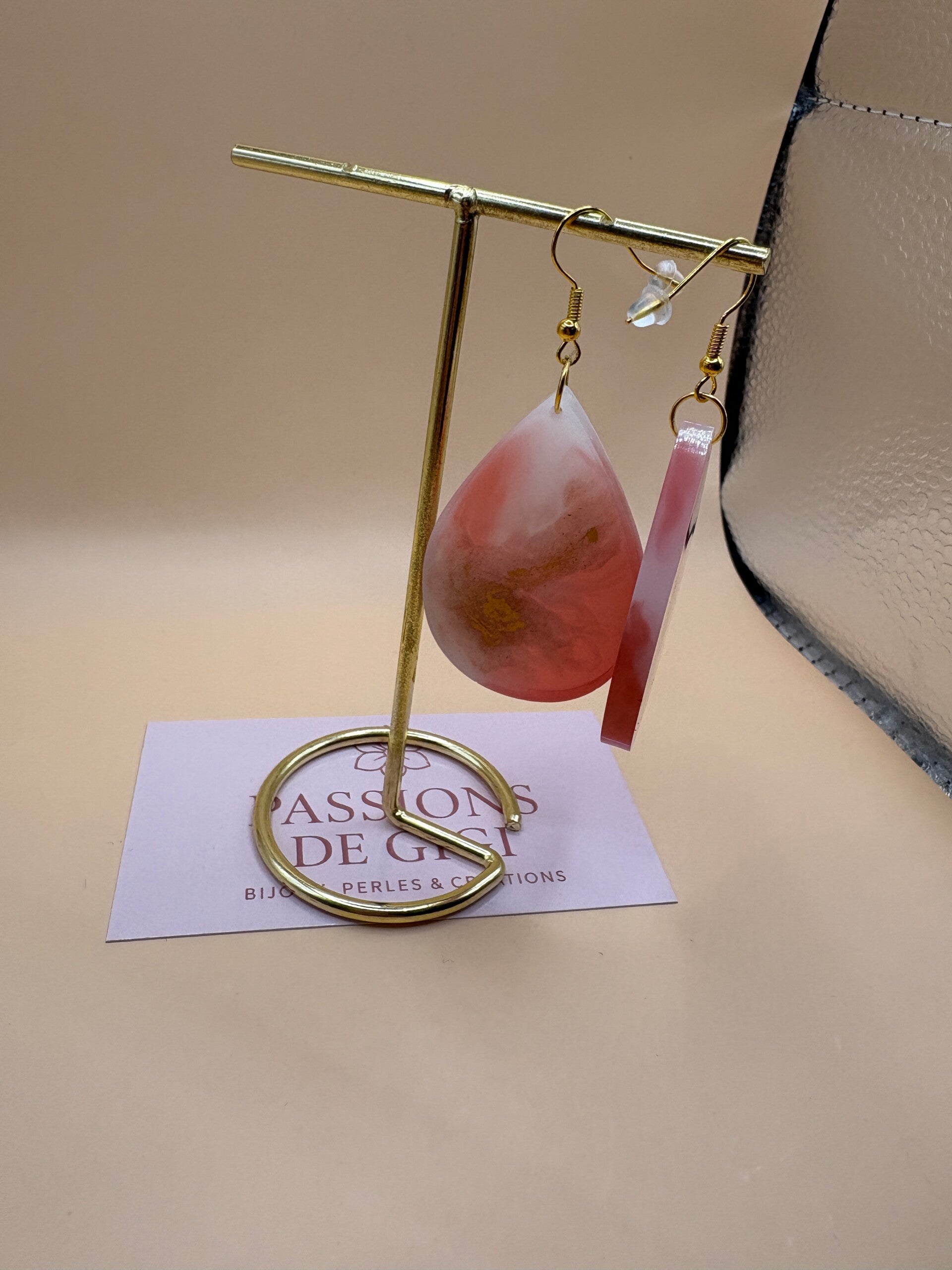 Boucles d’oreilles en résine – création artisanale - ref 217