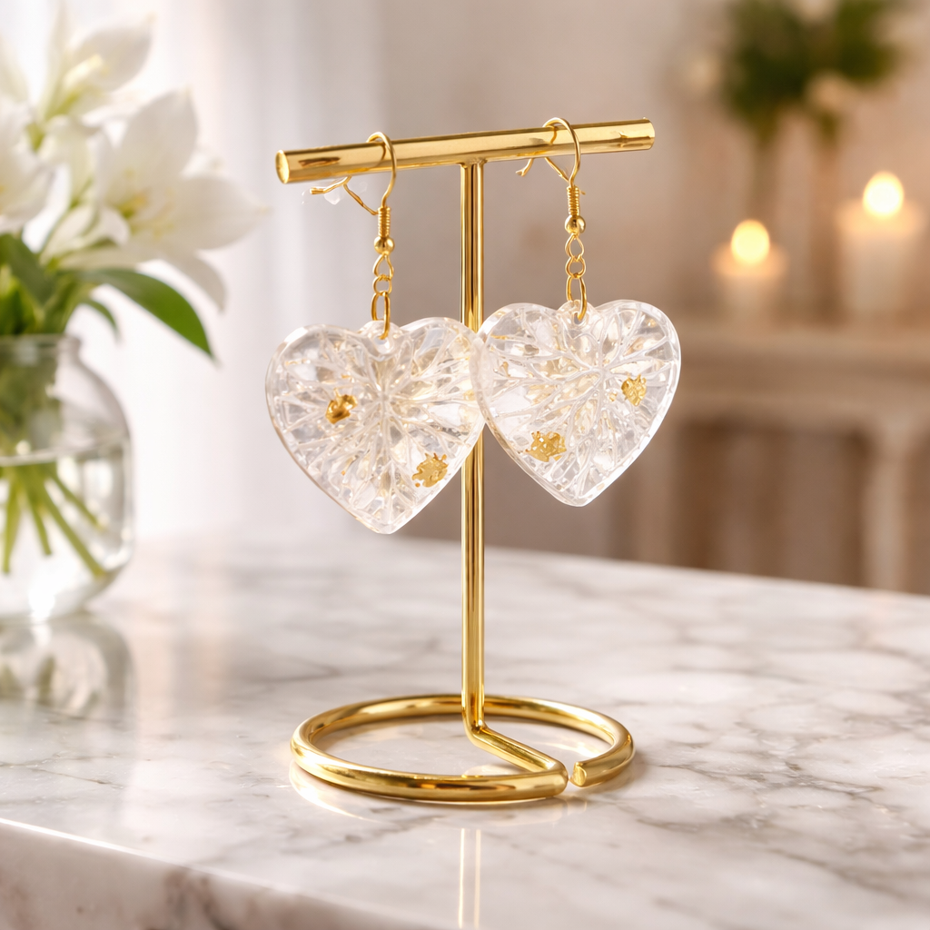 Boucles d’oreilles cœur en résine transparente & éclats dorés   - ref 271