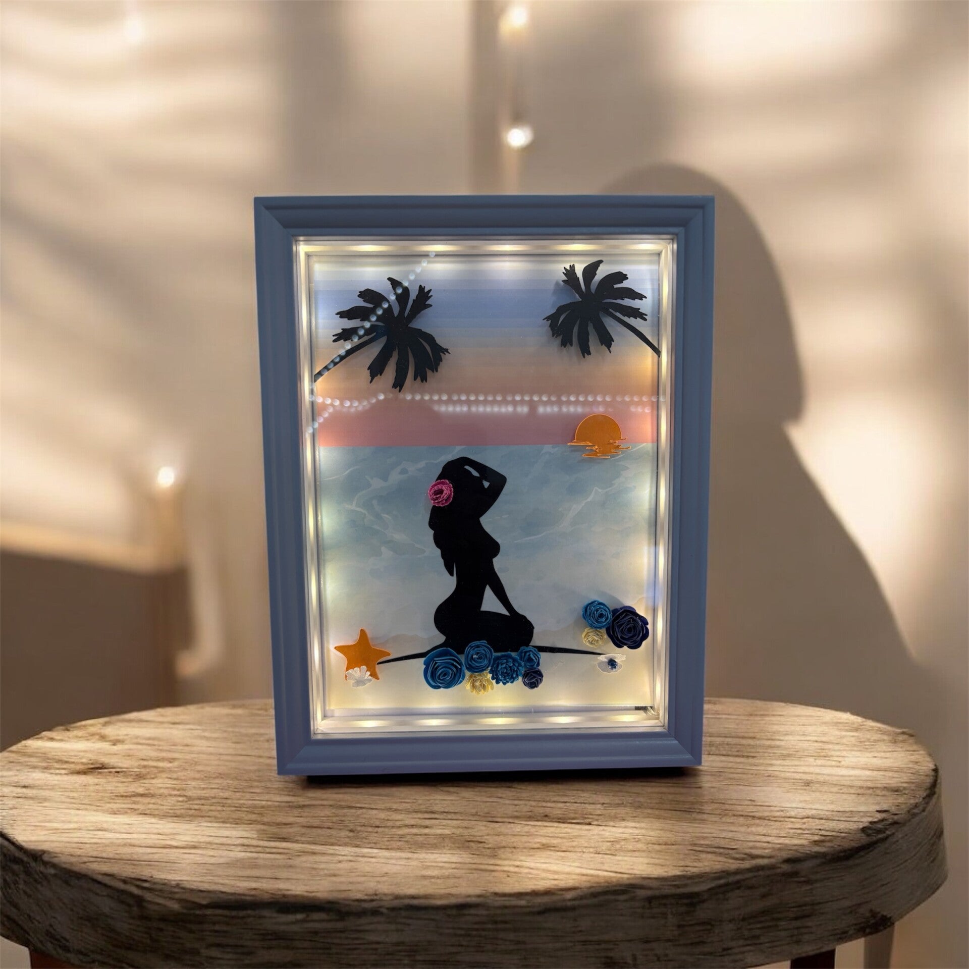 Cadre lumineux décoratif – Silhouette féminine & coucher de soleil