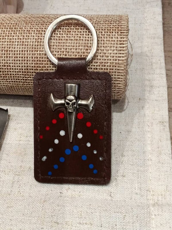Porte clés brun rivet et point