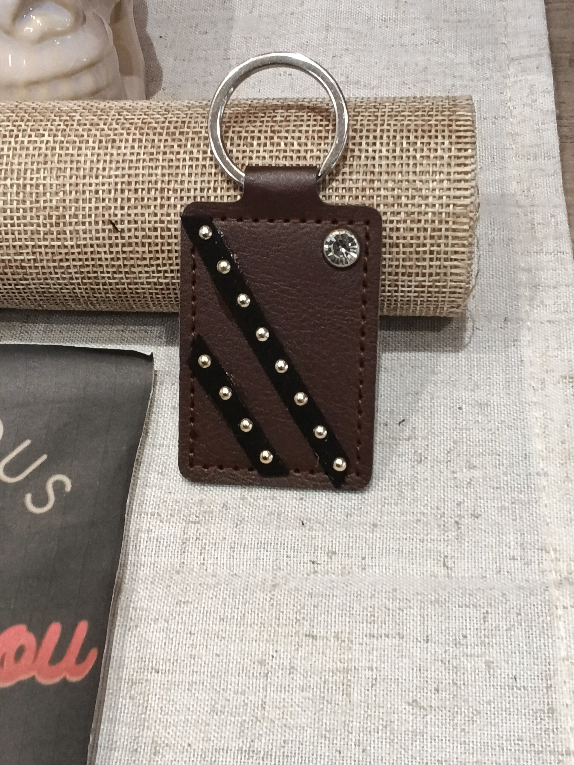 Porte clés brun stass