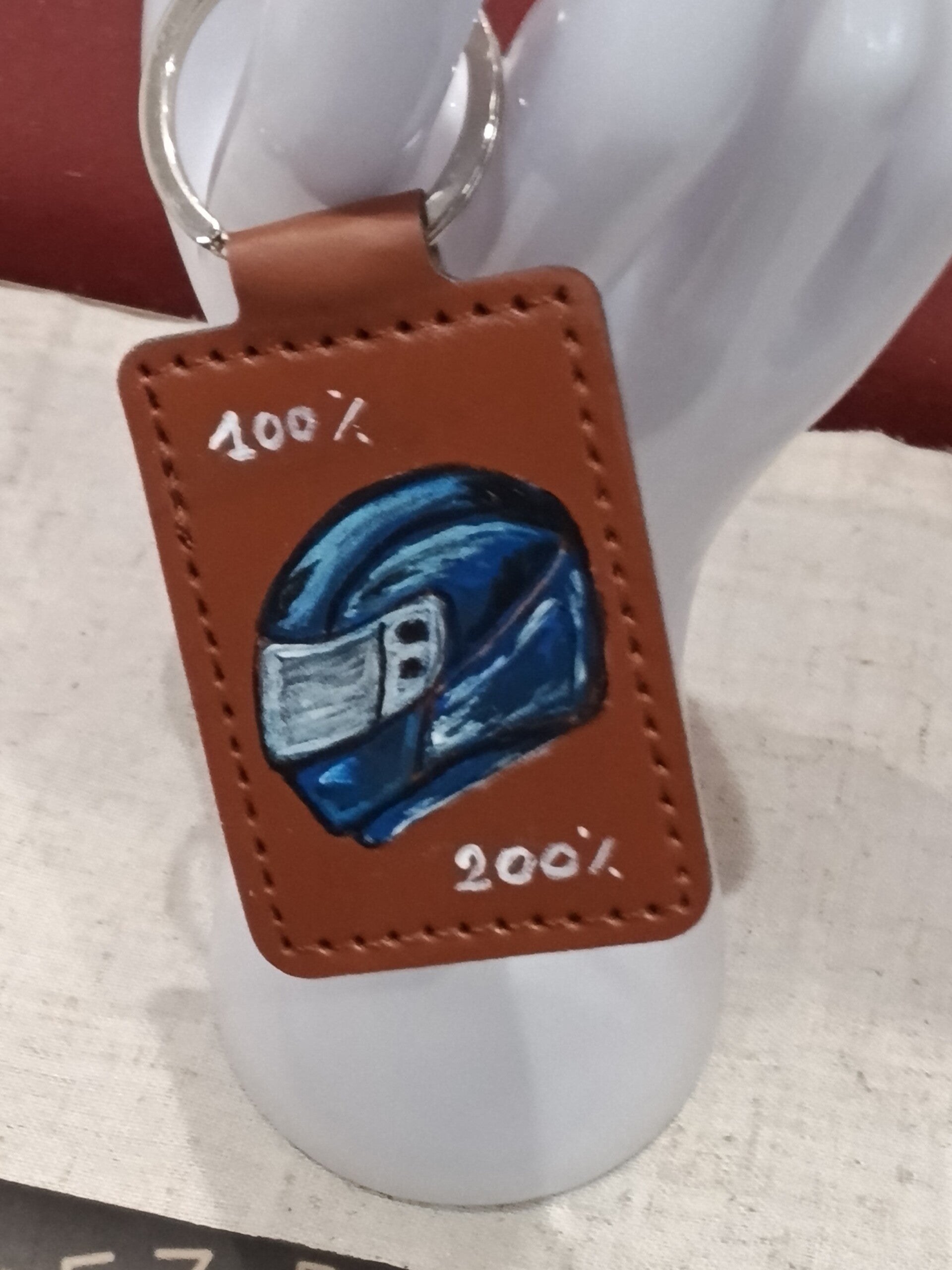 Porte clefs peinture casque moto bleu