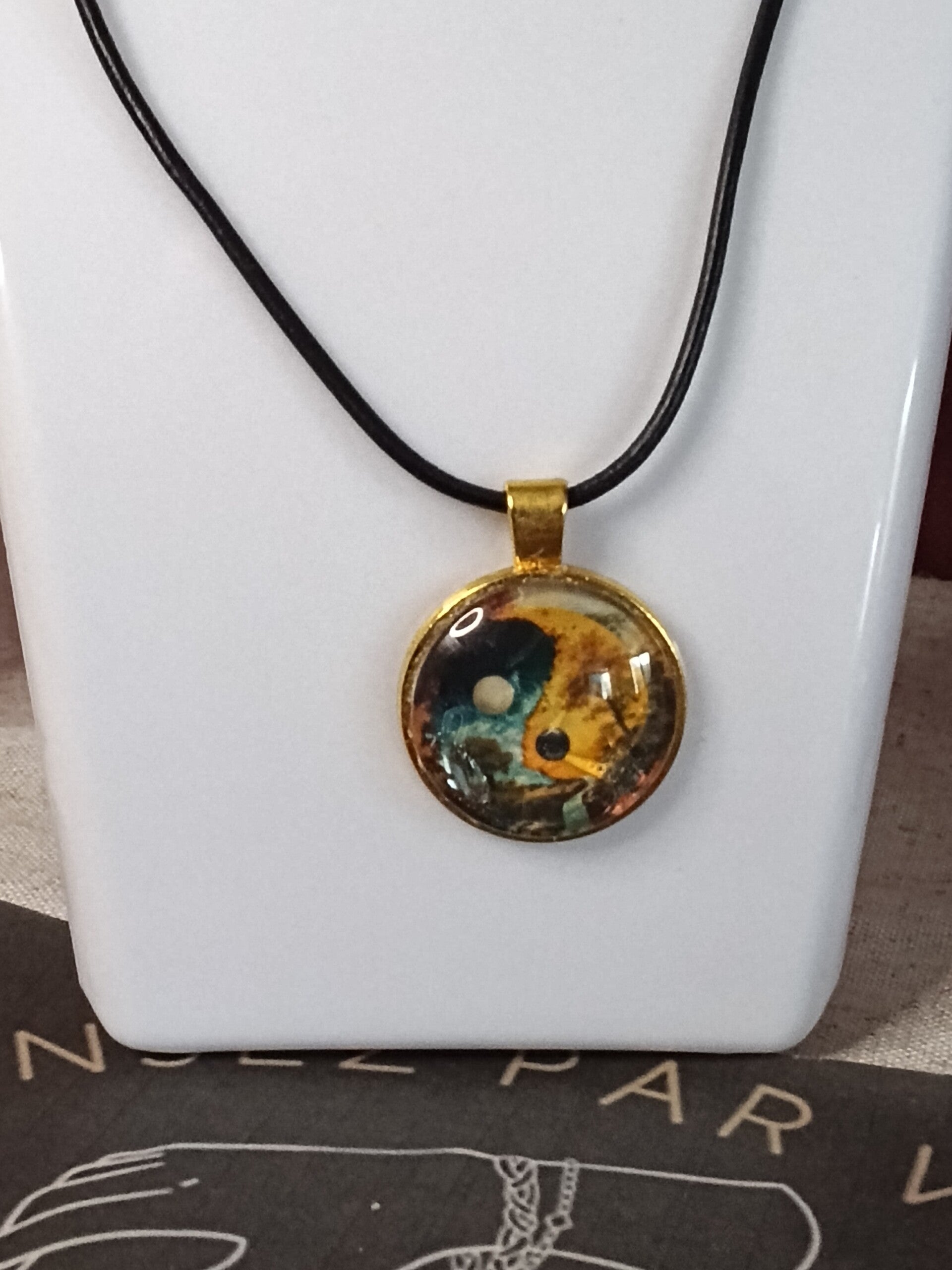 Collier simple ying yang doré