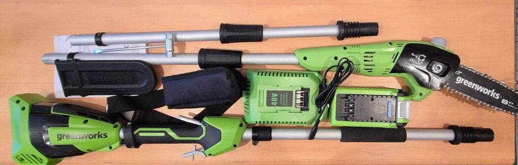 Greenworks 40V Akku-Hochentaster mit Verlängerung, Ladegerät und Akku