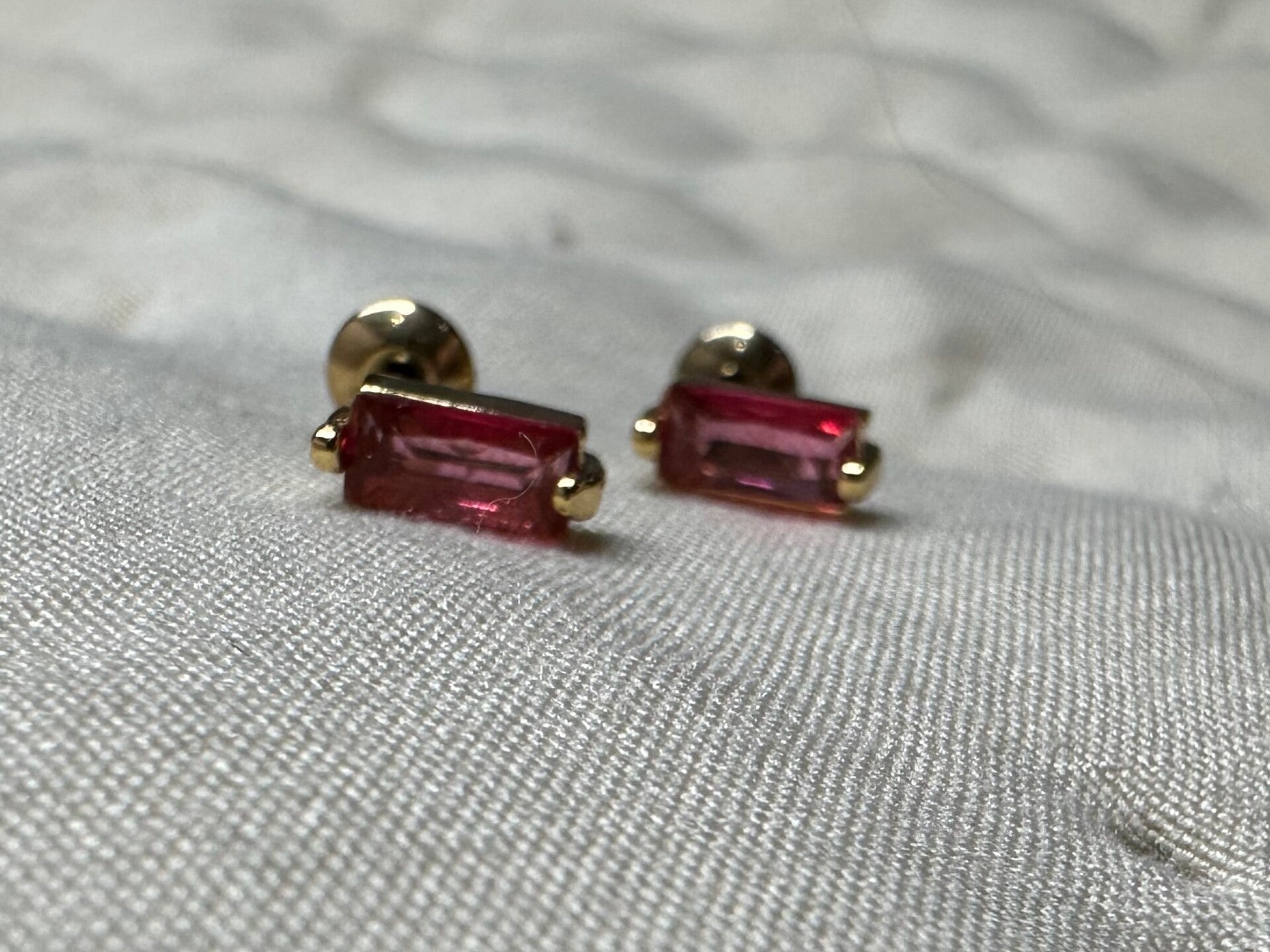 Stud shine oorbel -Rood