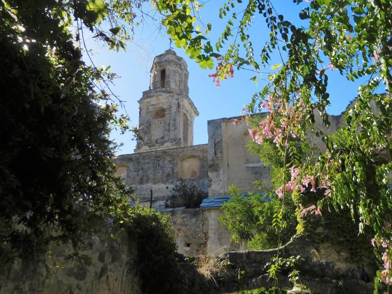 Bussana Vecchia verlaten bergdorp