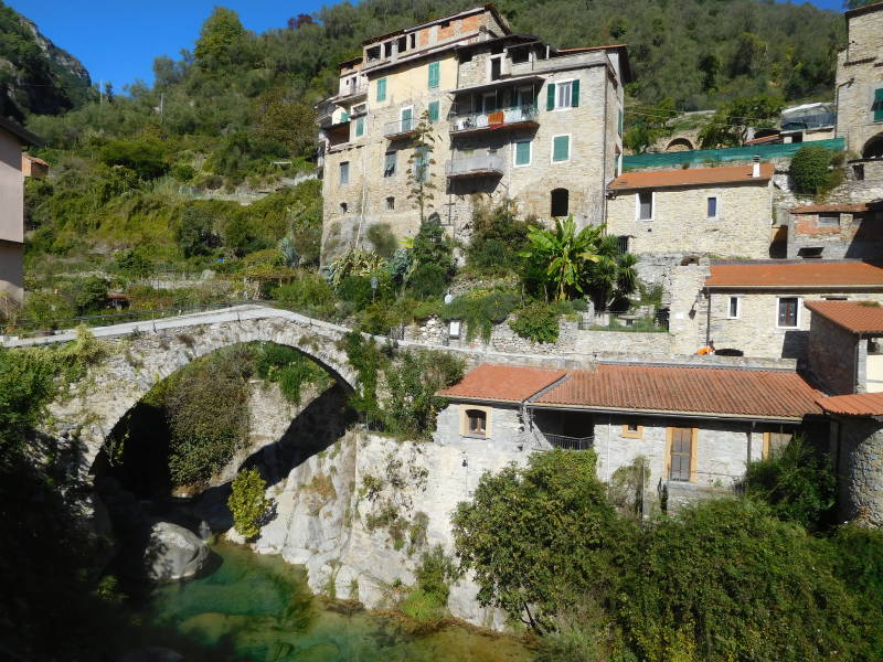 Rochetta Nervina bergdorp italiyos.jouwweb.nl