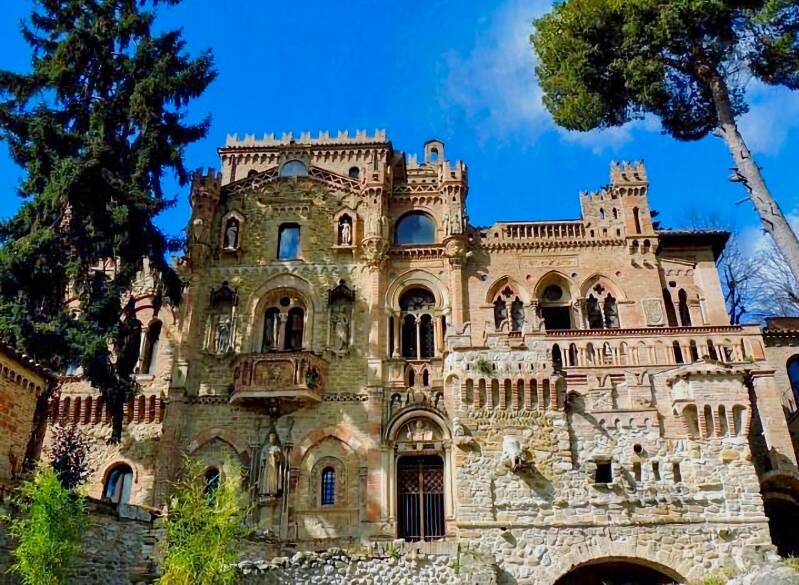 Castello Monica, wat een pracht en praal