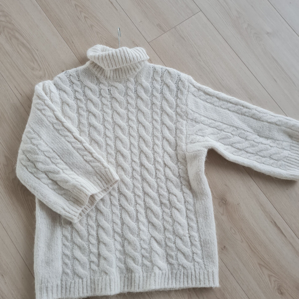 Oversized knit 36