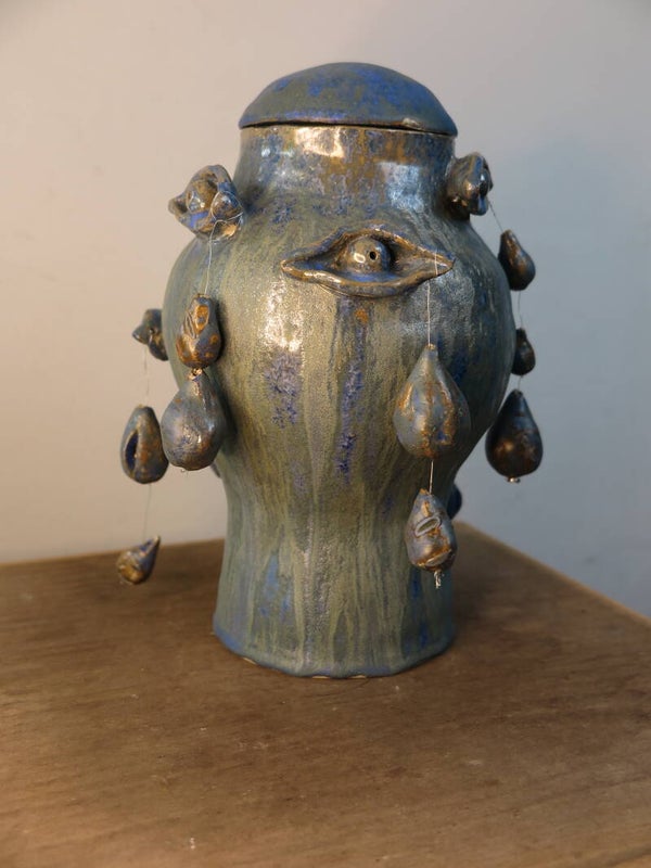 Weepers Urn 3