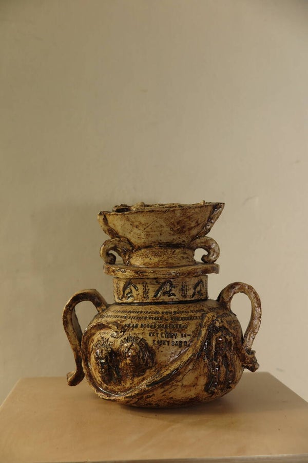 Urn 'Crossing River Styx' 1 (n.t.k.)