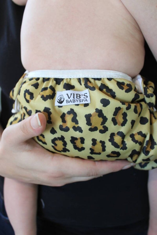 Wasbare zwemluier panter