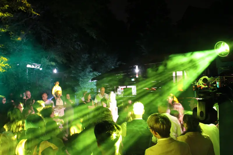 C-MiX Événementiel – DJ professionnel pour soirées d’entreprise en Occitanie.webp