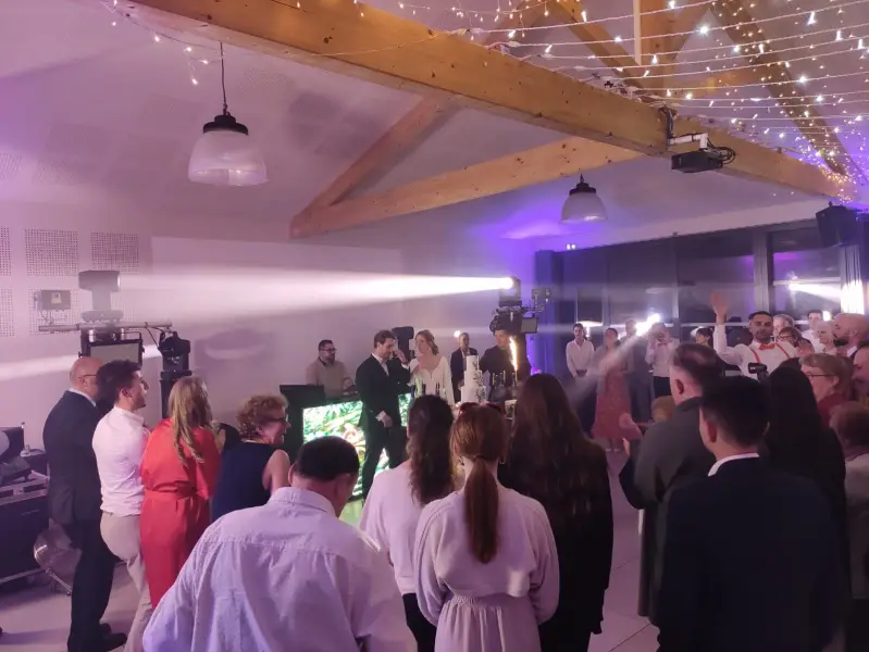 Éclairage architectural &amp; DJ professionnel pour mariage chicwebp