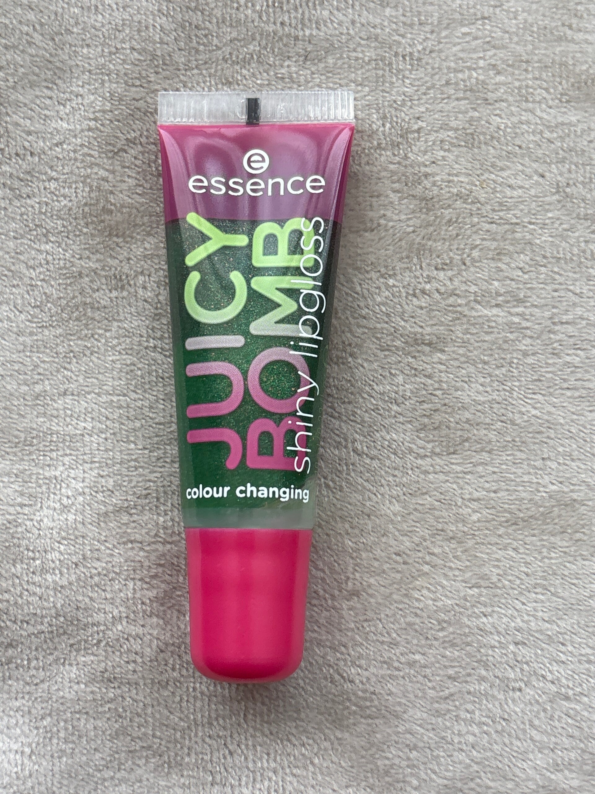 essence juicy bomb shiny lipgloss glowy gummy