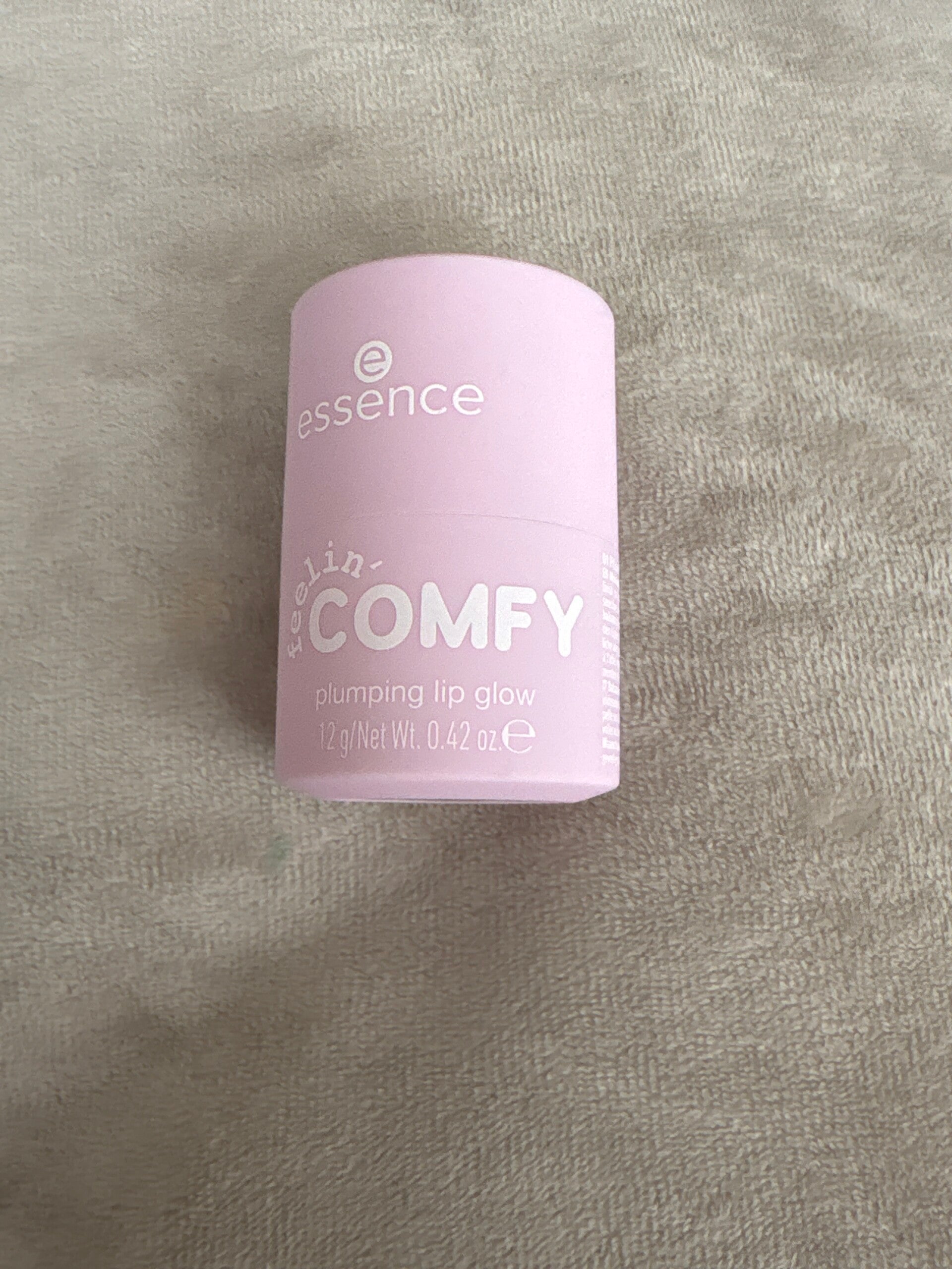 essence feelin comfy plumping lip glow