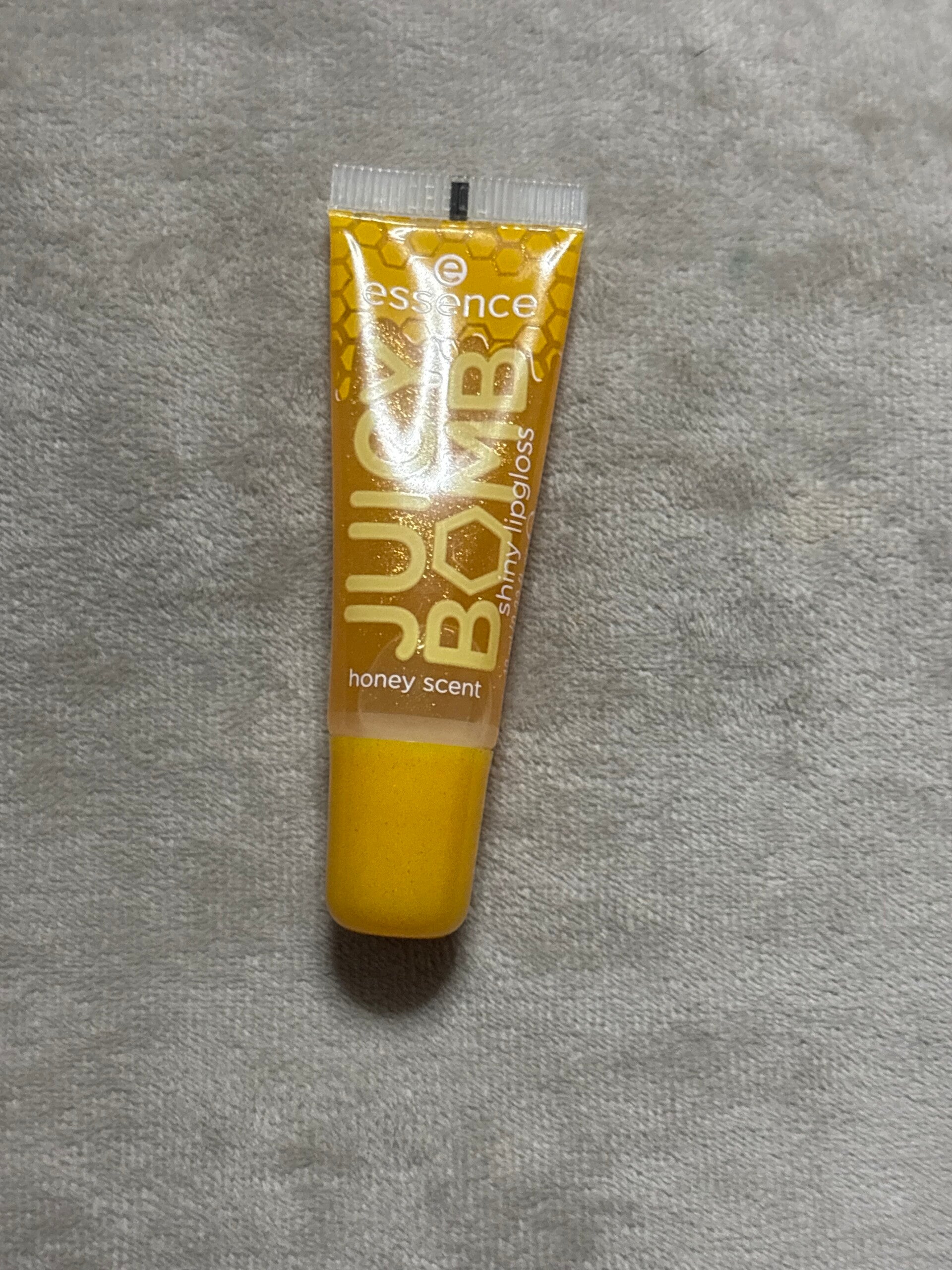 essence juicy bomb honey scent shiny lipgloss bee mine