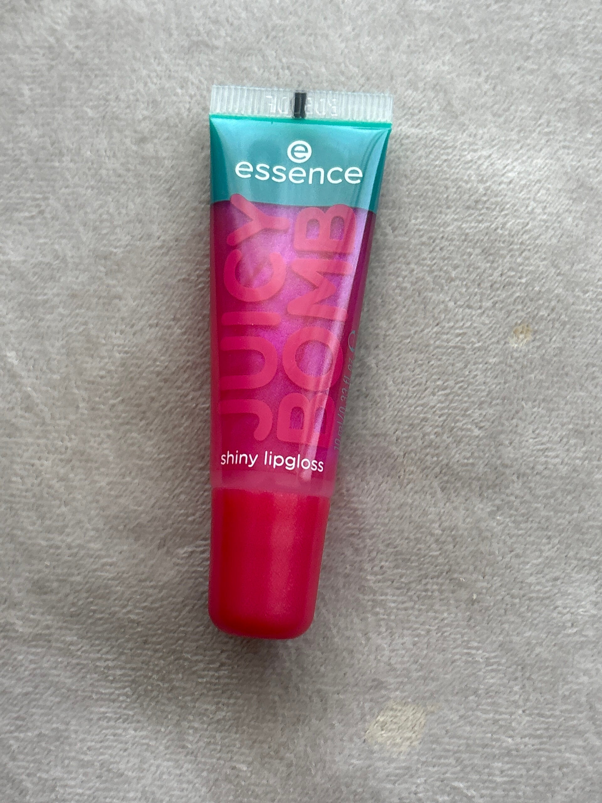 essence juicy bomb shiny lipgloss witty watermelon