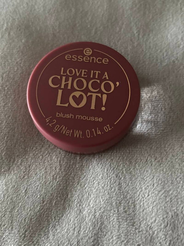essence love it a choco lot blush mousse