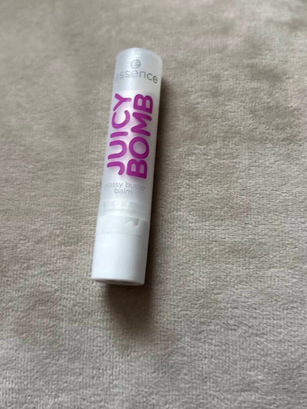 essence juicy bomb glossy butter balm wake me up before you coco