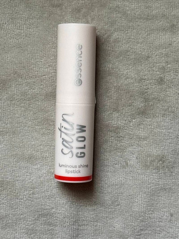 essence satin glow luminous shine lipstick coral it a day