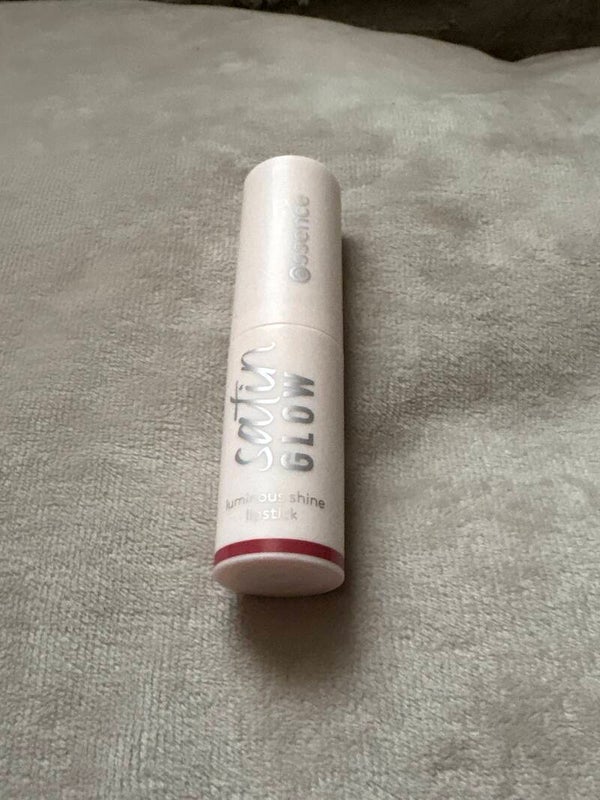 essence satin glow luminous shine lipstick rose and shine