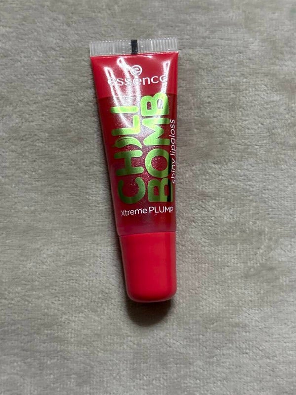 essence chili bomb shiny lipgloss xtreme plump strawberry salsa