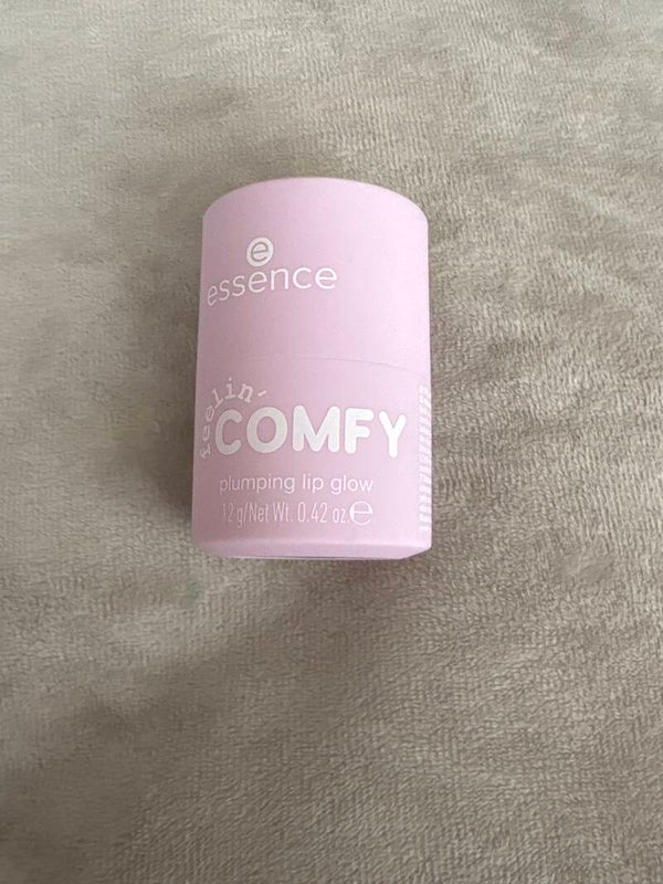 essence feelin comfy plumping lip glow