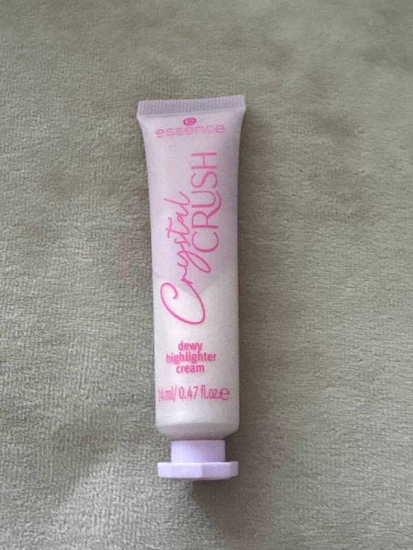 essence crystal crush dewy highlighter cream