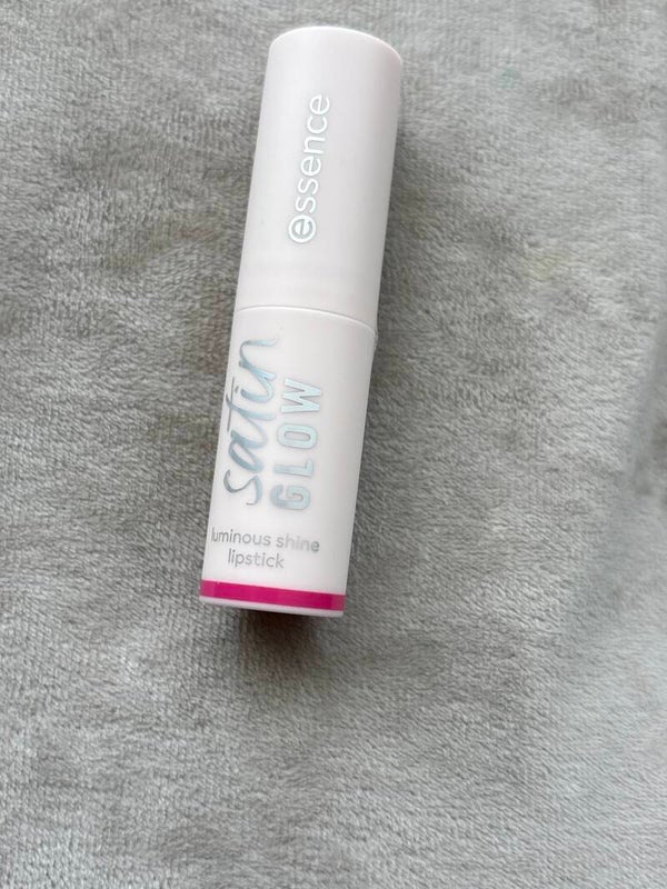 essence satin glow luminous shine lipstick fuchsionista