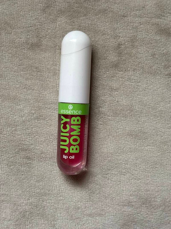 essence juicy bomb party lip oil watermelon wonders